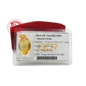  Người Hồng Kông tin rằng, việc mang bên mình viên đá thạch anh vàng thiên nhiên như lá bùa hộ mệnh sẽ giúp họ có được tài lộc.