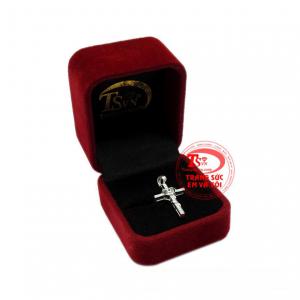 Thánh giá bạc đại cát là món quà tặng đặc biệt ý nghĩa cho người bạn yêu thương.