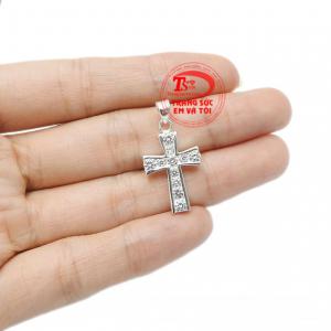 Mặt dây chuyền chế tác tinh xảo, sắc nét là món quà tặng tuyệt vời cho người bạn yêu thương vào những dịp ý nghĩa.