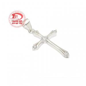 Sử dụng trang sức thánh giá bên người sẽ được Thiên Chúa bảo vệ, mang lại bình an, may mắn. 