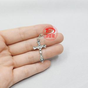 Mặt dây thánh giá thương hiệu uy tín, đảm bảo chất lượng. 