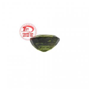 Với viên saphir thiên nhiên được chế tác tinh xảo phù hợp để làm trang sức cho cả nam và nữ.