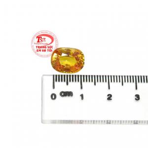 Viên saphir vàng bình an sẽ là món quà đặc biệt dành tặng người thân của bạn