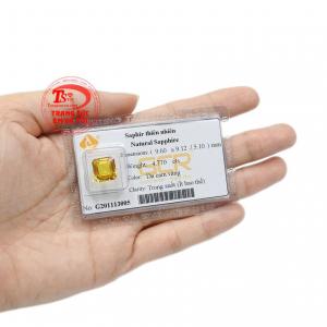 Viên saphir vàng đại cát thiên nhiên có giấy kiểm định uy tín.