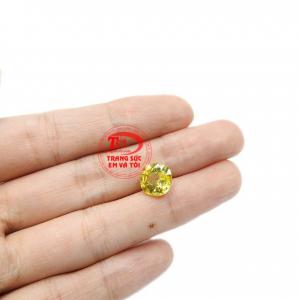 Viên saphir vàng thiên nhiên đẹp có giấy kiểm định đá quý.