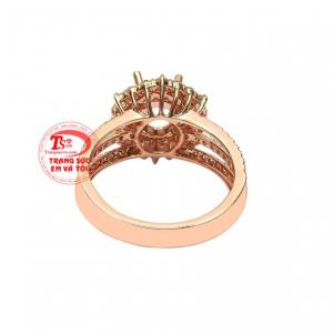 Sản phẩm có thể đặt chế tác theo yêu cầu. 