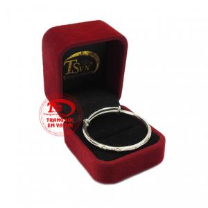 Vòng bạc tặng bé yêu là món quà ý nghĩa cho dịp đầy tháng, hoặc đầy năm.