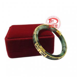 Vòng cẩm thạch bọc vàng quý bà bảo hành uy tín, giao hàng toàn quốc.