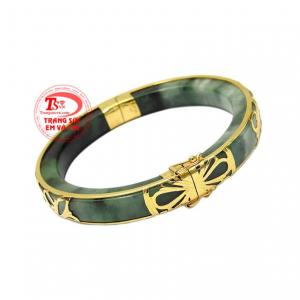 Ngọc cẩm thạch thiên nhiên mang năng lượng dồi dào, tích cực giúp người dùng luôn lạc quan và may mắn.