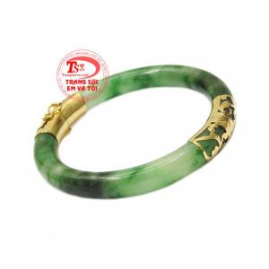 Vòng ngọc cẩm thạch thích hợp cho người mệnh mộc và mệnh hỏa.