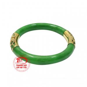 Ngọc cẩm thạch là biểu tượng mang lại thịnh vượng, bình an và sức khỏe cho người đeo.