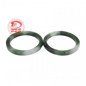  Vòng tay đôi được chế tác bản vuông thể hiện sự mạnh mẽ, cá tính và bản lĩnh của người dùng. 