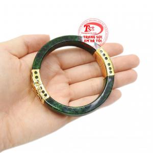 Ngày nay, vòng ngọc cẩm thạch được cải tiến nhiều kiểu dáng