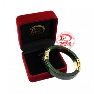 Vòng Jadeite bọc vàng tinh tế hợp thời trang.
