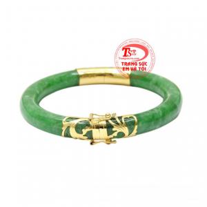 Vòng ngọc bọc vàng cát khí được chế tác từ vàng 14k và ngọc cẩm thạch thiên nhiên.