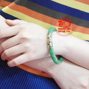 Vòng cẩm thạch bọc vàng bền đẹp, chất lượng, có giấy kiểm định đá quý kèm theo.