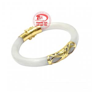 Ngọc cẩm thạch là biểu tượng cho quyền lực, may mắn và bình an, từ xa xưa đã rất được con người ưa chuộng.