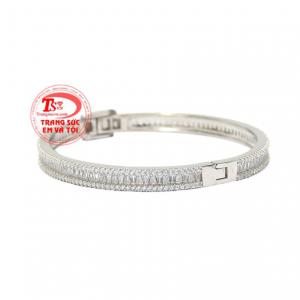 Với thiết kế này dễ dàng kết hợp cùng các trang phục đi chơi hoặc đi dự tiệc.