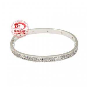 Vòng tay nữ đẳng cấp được chế tác từ vàng tây 18k kết hợp với rất nhiều viên đá cz tạo độ lấp lánh và sang trọng cho sản phẩm.
