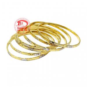 Tùy vào sở thích mà các chị em có thể đeo bộ 7 hoặc 14 chiếc.