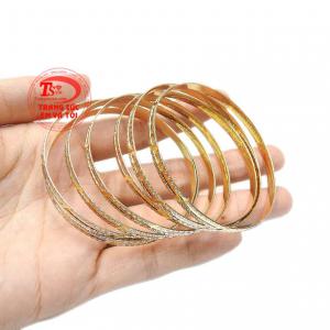 Vòng tuần vàng sang trọng mang lại may mắn và tài lộc cho người dùng.