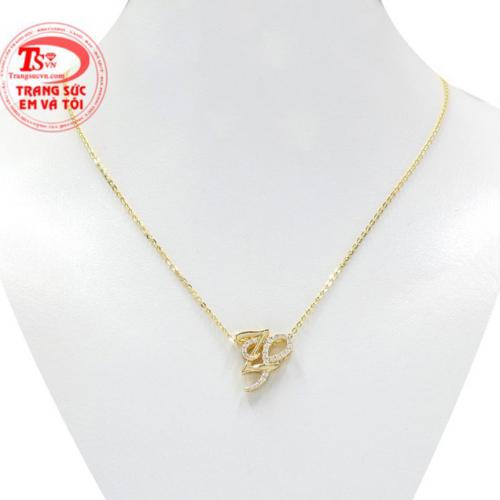 Bộ mặt dây chữ ấn tượng