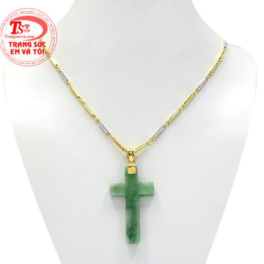 Bộ mặt thánh giá vàng jadeite vừa mang đến vẻ thời trang, vừa mang lại may mắn về phong thủy cho người đeo. 