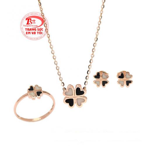 Bộ trang sức vàng hồng may mắn