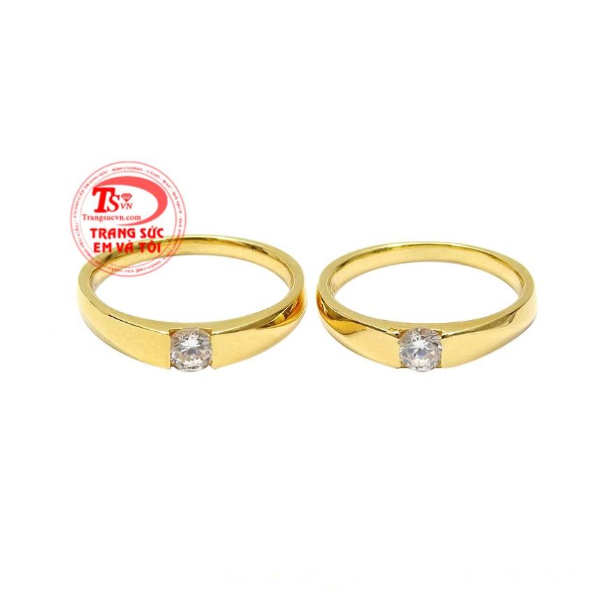 Nhẫn cưới vàng hạnh phúc giản đơn được nhập khẩu từ Hàn Quốc. 