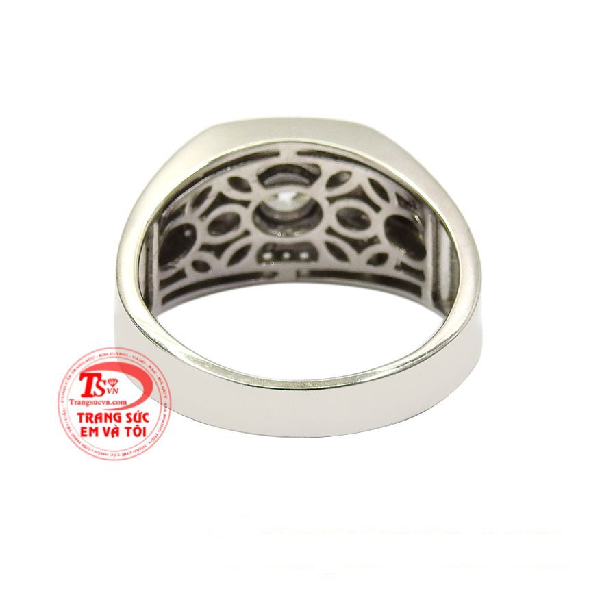 Nhẫn nam vàng trắng là món trang sức xu hướng được nhiều khách hàng yêu thích. 