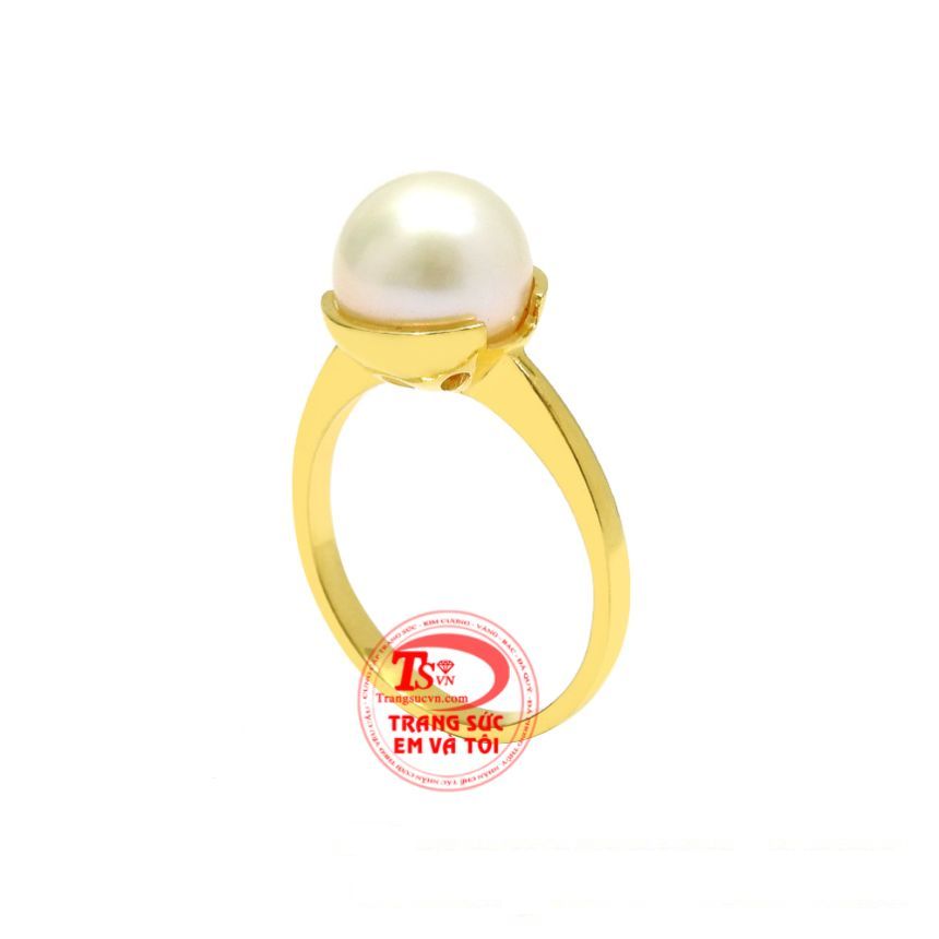  Chiếc nhẫn này sẽ giúp phái đẹp tôn lên vẻ quý phái và vô cùng thanh lịch của người phụ nữ. 