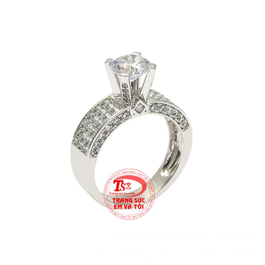 Nhẫn vàng trắng quý cô thanh tú được chế tác xinh xắn tạo vẻ thanh lịch cho nữ giới.