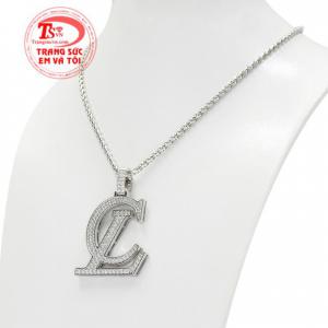 Bộ mặt dây này sẽ giúp nam giới toát lên được phong cách riêng biệt và thu hút hơn.