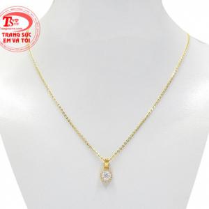 Bộ mặt dây nữ trang nhã là món trang sức không thể thiếu của các cô gái khi đi chơi hay đi làm.
