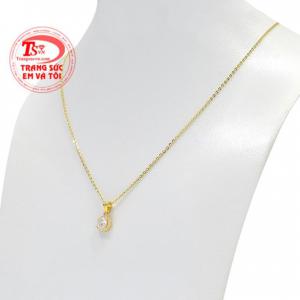 Sản phẩm kết hợp cùng những bộ váy thướt tha hay những bộ đồ nữ tính giúp tôn lên nét dịu dàng, thanh lịch cho phái đẹp