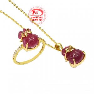 Bộ sản phẩm sẽ là món quà tặng đầy ý nghĩa để dành tặng cho người thân và bạn bè.