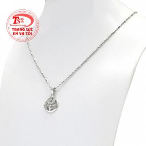 Bộ sản phẩm mang đến sự tươi mới, trẻ trung cho các nàng. 