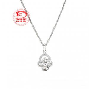 Bộ mặt vàng trắng trang nhã mang đến sự thanh lịch cho các quý cô.