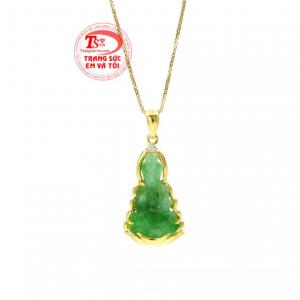 Người ta tin rằng đeo phật quan âm bên người sẽ mang lại bình an, giải trừ tai ách, gặp may mắn trên con đường công danh sự nghiệp.