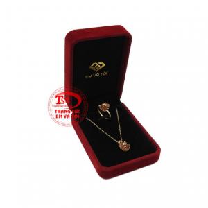  Chính vì vậy mà các sản phẩm trang sức thạch anh tóc đỏ ngày càng được ưa chuộng. 