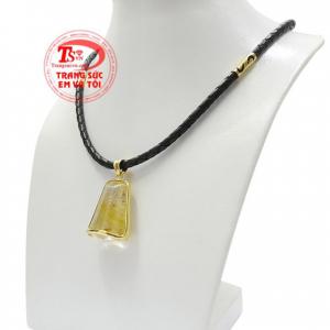 Chế tác từ đá thạch anh tóc vàng mang đến sự may mắn và thành công.