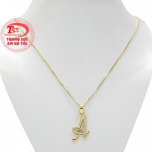 Bộ trang sức chữ A tinh tế đang là xu hướng được rất nhiều khách hàng lựa chọn.