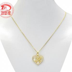 Bộ trang sức chữ H nổi bật đang là xu hướng được nhiều khách hàng lựa chọn.