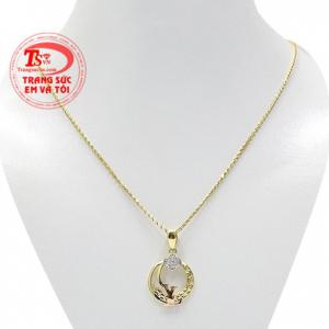 Bộ trang sức đẹp vàng tây kiểu dáng trang nhã, nữ tính và hợp thời trang.