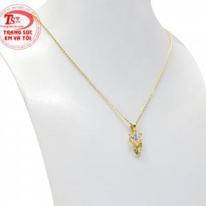 Từ lâu, hồ ly được biết đến là loài thông minh, khéo léo nên đã tạo cảm hứng cho những nhà thiết kế nữ trang.