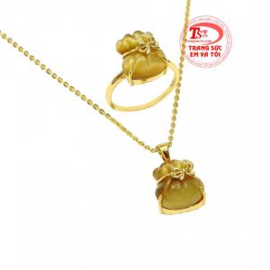 Bộ trang sức mắt hổ túi tiền là sản phẩm phong thủy mang lại nhiều điềm may đến cho người đeo.