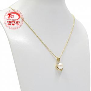 Ngọc trai là viên đá hộ mệnh cho người sinh tháng 6 mang lại sự bình an, may mắn và hạnh phúc đến người dùng.