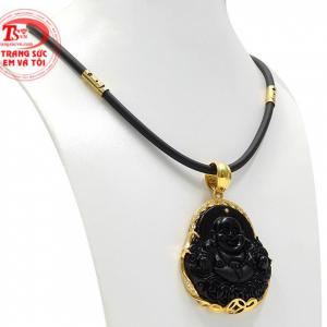 Phật di lặc được biết đến là vị phật hiền từ, nụ cười của phật giúp người nhìn vào sẽ cảm thấy thanh thản, vui vẻ.