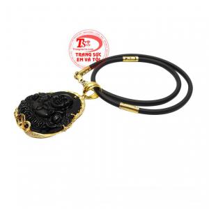 Sản phẩm kết hợp với dây cao su bọc vàng hợp thời trang giúp phái mạnh tự tin thể hiện cá tính.