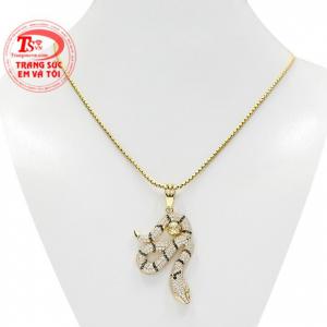 Bộ trang sức rắn phong cách mang đến cho người dùng bộ sản phẩm ấn tượng và cá tính. 